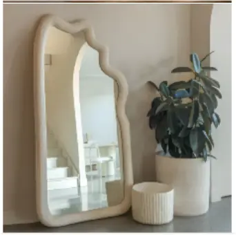 Belia Mirror